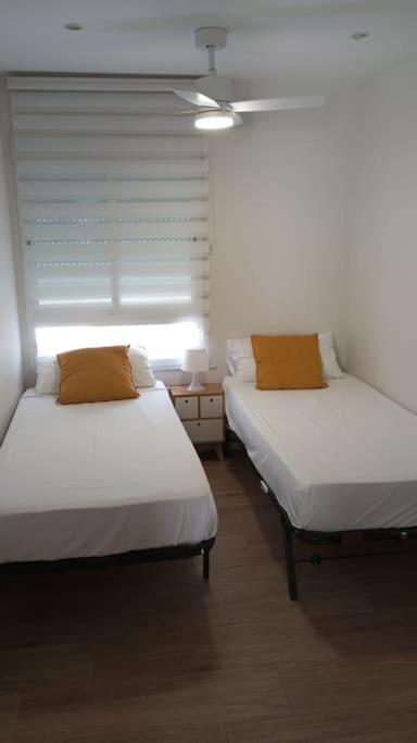 Apartamento Centrico De Diseno En Calle Tres Forques,Valence Extérieur photo